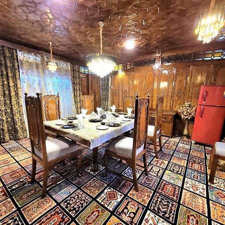 Aziz Palace Group Of Houseboats Srīnagar Kültér fotó