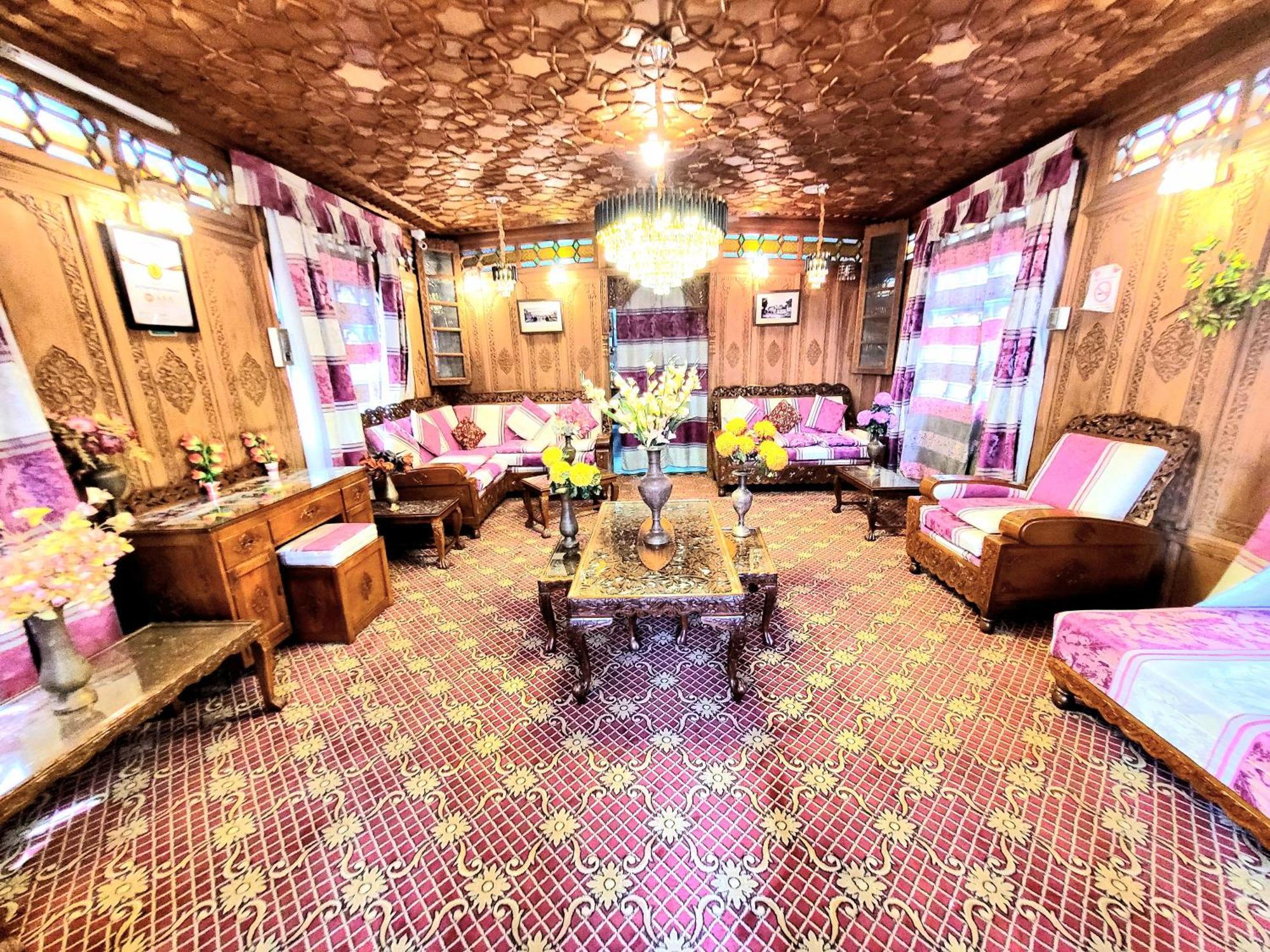 Aziz Palace Group Of Houseboats Srīnagar Kültér fotó