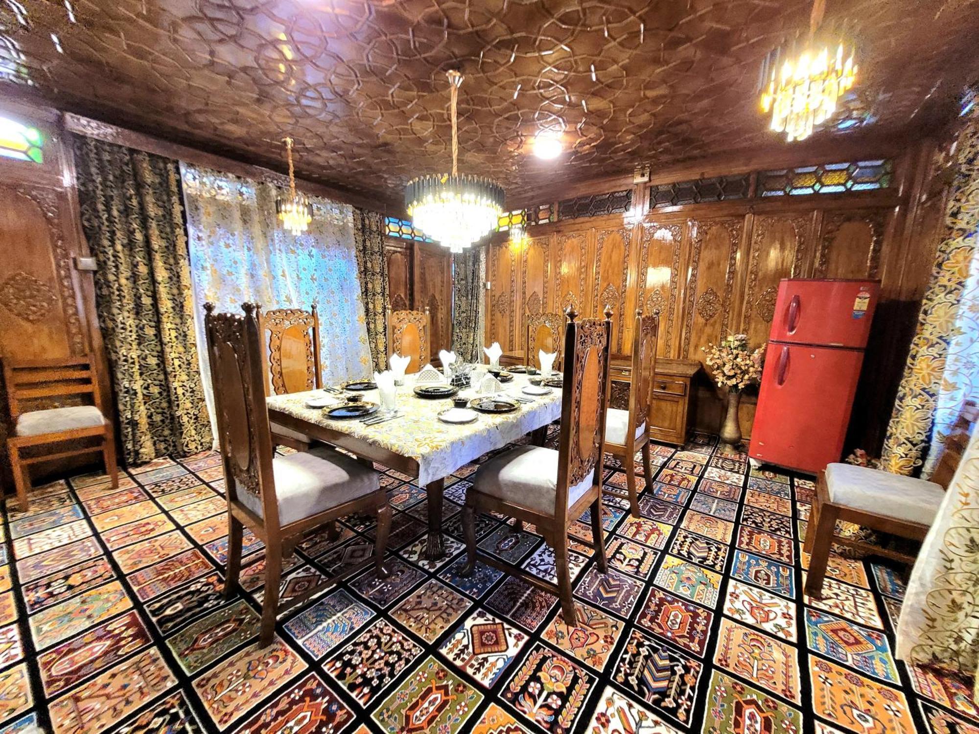 Aziz Palace Group Of Houseboats Srīnagar Kültér fotó
