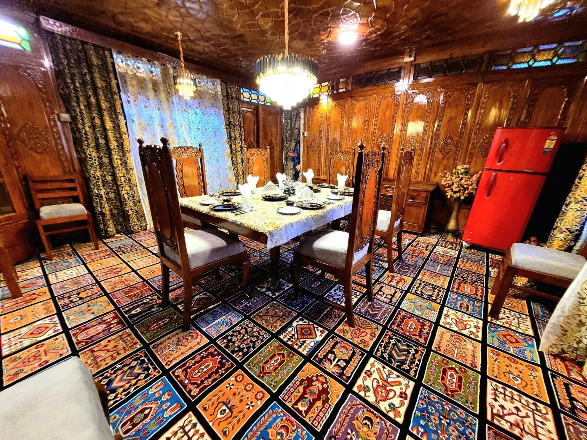 Aziz Palace Group Of Houseboats Srīnagar Kültér fotó