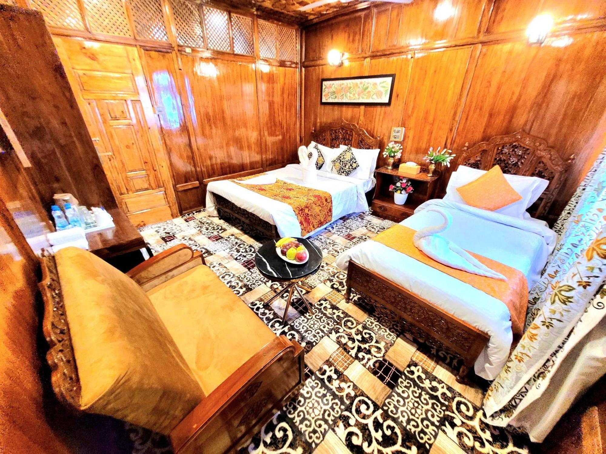 Aziz Palace Group Of Houseboats Srīnagar Kültér fotó