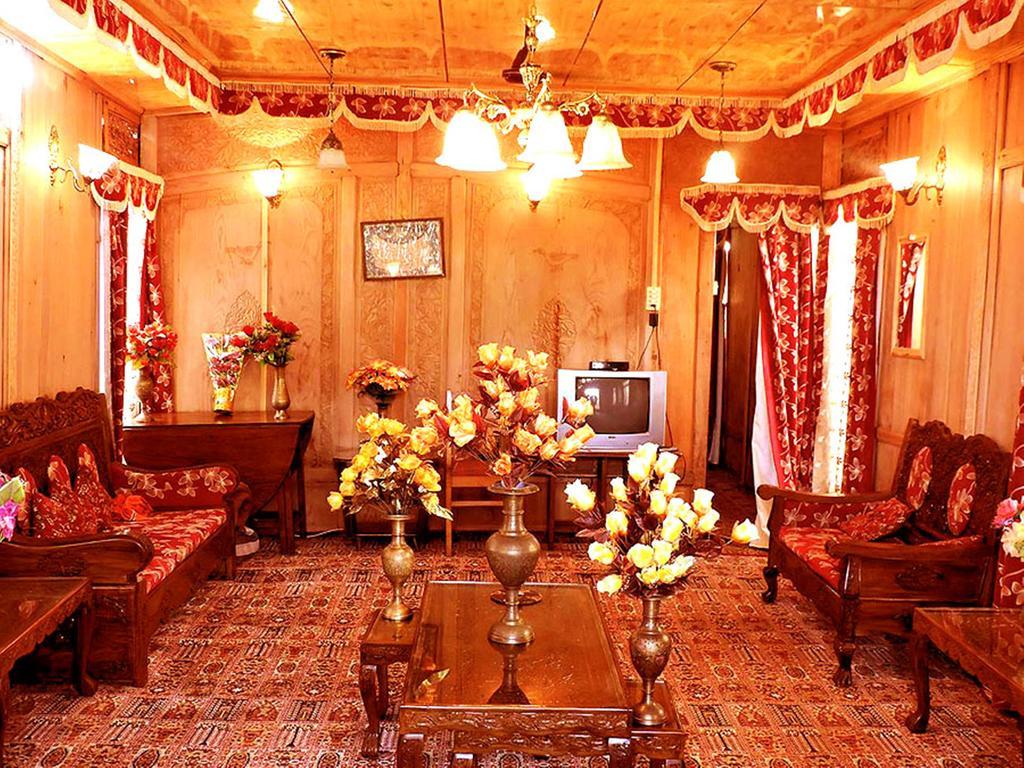 Aziz Palace Group Of Houseboats Srīnagar Kültér fotó